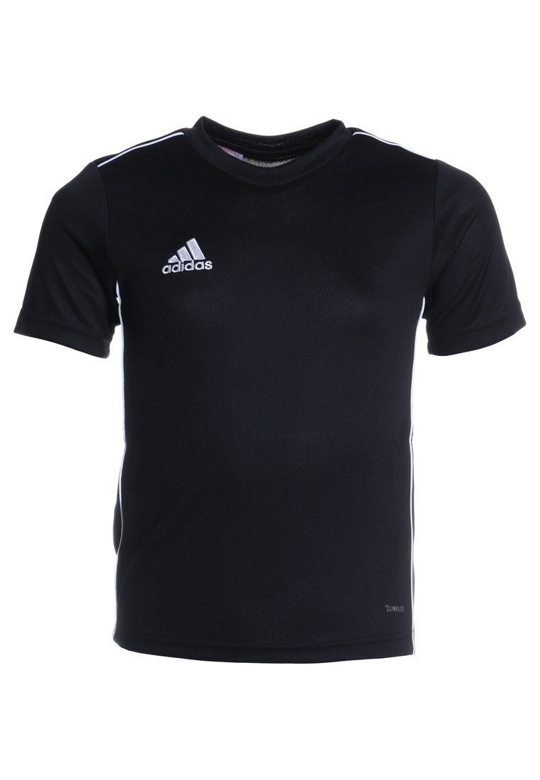 Camiseta deportiva negra de manga corta con rayas blancas en los hombros y logo en el pecho, confeccionada con tela transpirable, con escote redondo.