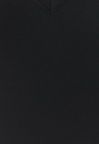 Thumbnail Image 6