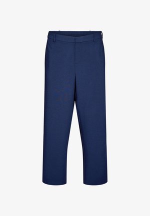 Prugaste tamnoplave hlače ravnih nogavica s ravnim prednjim dijelom, elastičnim stražnjim pojasom i omčama za remen, prikazane na bijeloj pozadini.