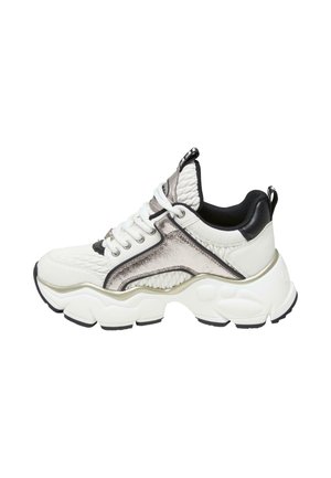 Trainers - white silver black