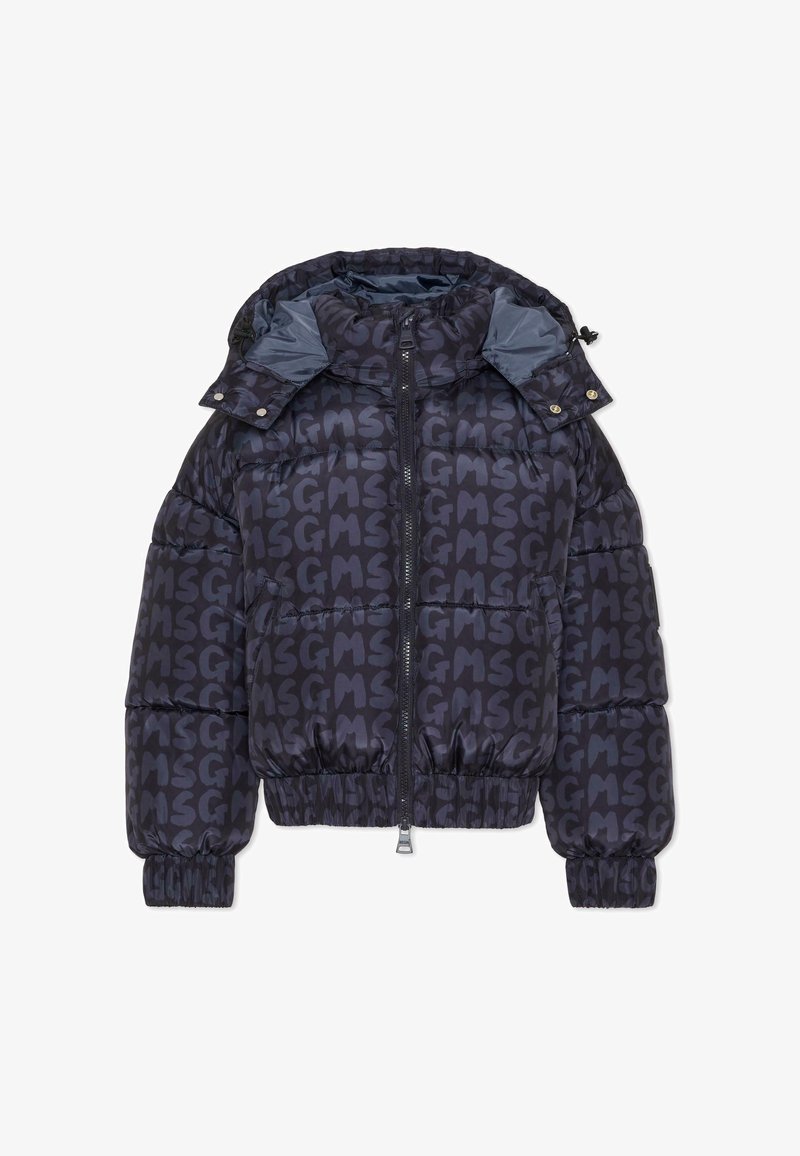 Wytłaczana kurtka w ciemnym granacie z powtarzającym się wzorem logo. Posiada zamek z przodu, elastyczne mankiety oraz kaptur z zapięciem na napy.