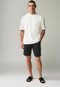 Next REGULAR FIT - Šortky - black
