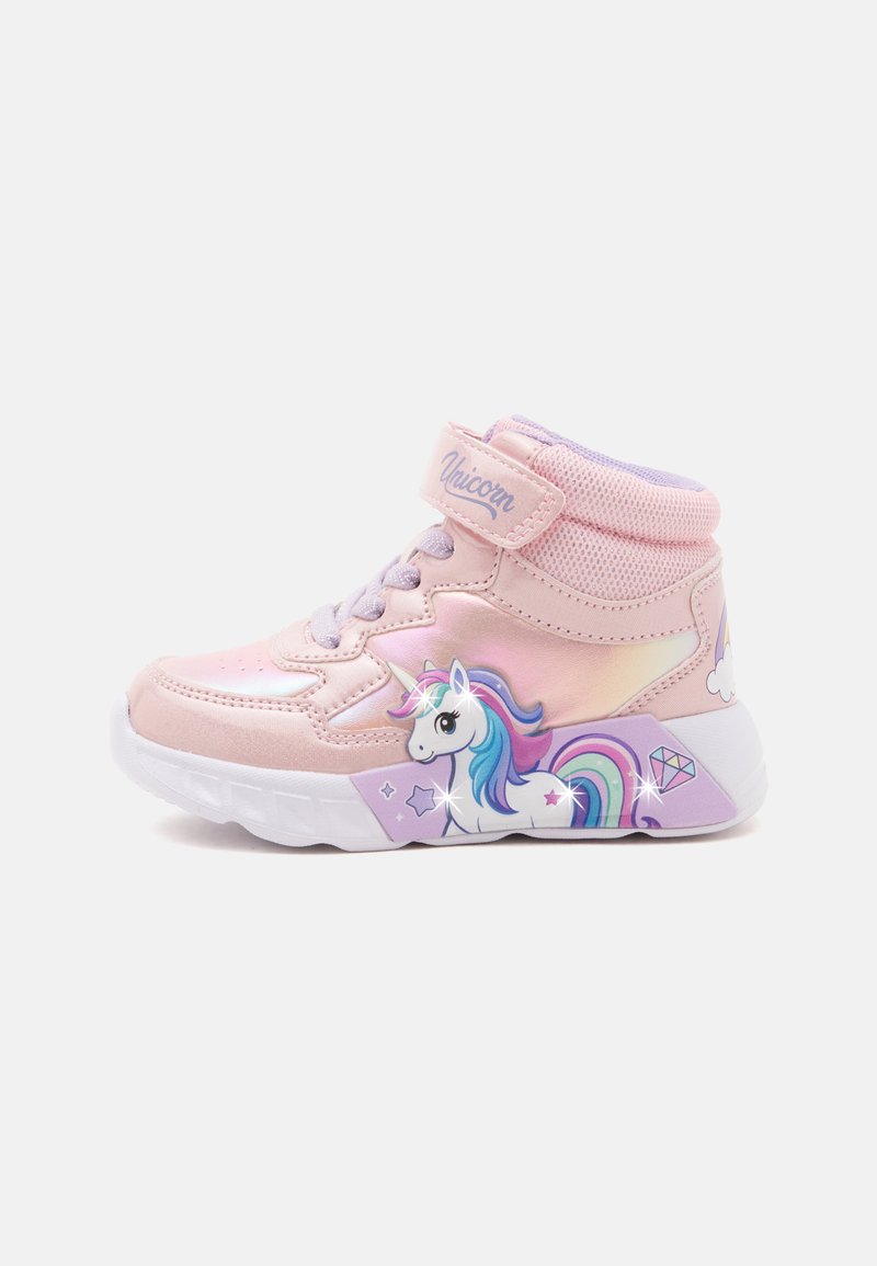 Baskets montantes pour enfants roses avec lacets violets, graphisme de licorne sur la semelle et texte "Unicorn" sur la lanière de la cheville.