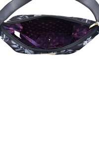 Schwarze Handtasche mit floralem Außendesign und lila Innenfutter. Verfügt über einen Reißverschluss, zwei Fächer und eine Tasche mit floralem Muster.