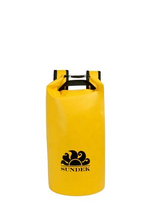 Borsa impermeabile roll-top gialla brillante con manici neri e un logo nero con la scritta SUNDEK sul davanti.