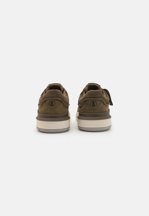 COURTLITE2 RUN - Trainers - olive3