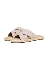 Világos rózsaszín slip-on szandál, szőtt textilszíjakkal, juta borítású talppal és bézs díszítésekkel. Lapos kialakítás, nyitott orral és oldallal.