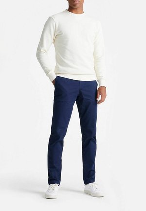 Suitable, KING ESSENTIALS THE GEORGE SWEATER NAVY - Sweatshirt - off-white wit