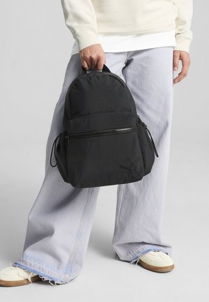 Puma HER SMALL - Retkeilyreppu - black