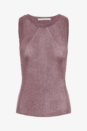 Hihaton paita pehmeässä purppuranvärisessä sävyssä, jossa on ribattu pinta ja pyöreä pääntie, sekä huomaamattomat ompeluyksityiskohdat olkapäillä.