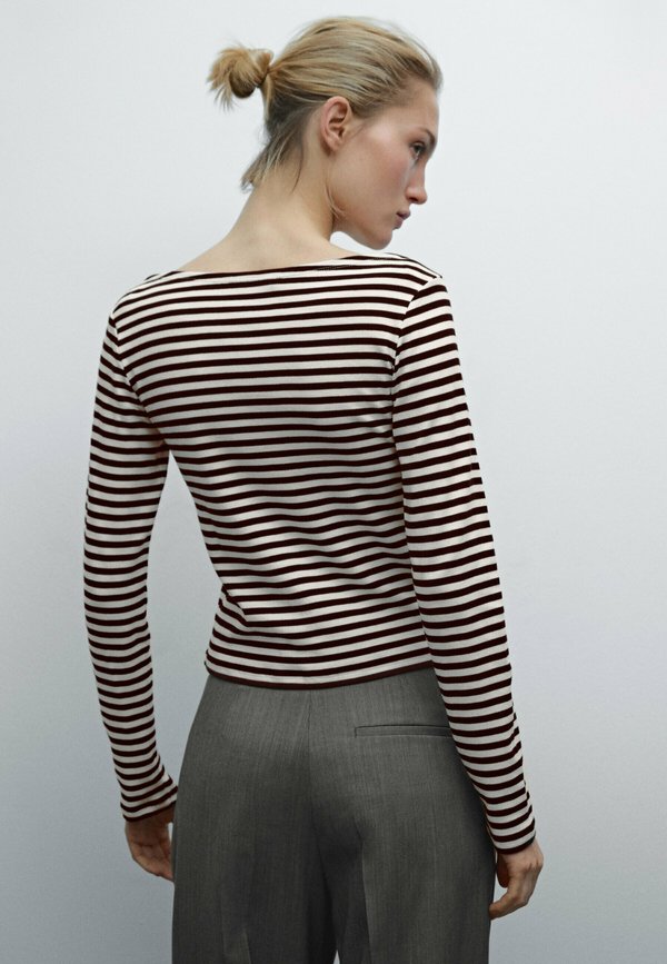 STRIPED  WITH CROSSOVER SHOULDER DETAIL  - Long sleeved top2