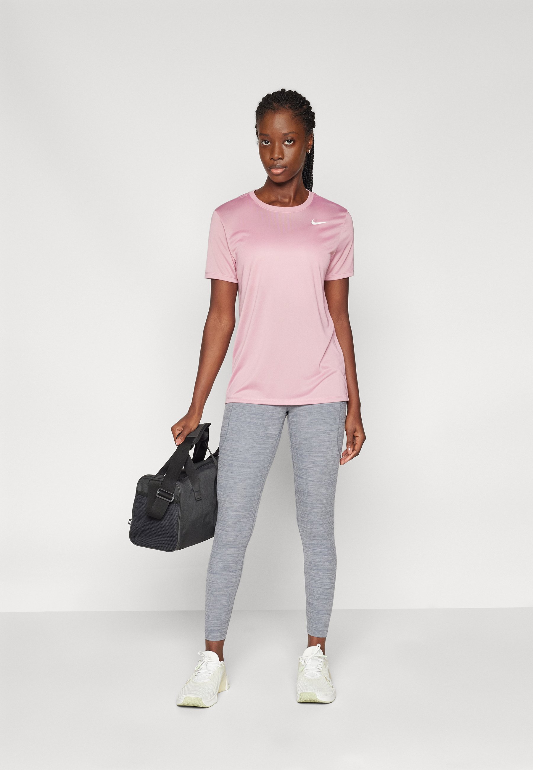 Nike Performance TEE - Sports T-shirt - elemental pink/light