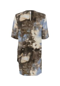 Top s krátkým rukávem z texturované tkaniny, zdobený vícebarevným abstraktním vzorem v hnědé, modré a krémové barvě, s detailem klíčové dírky na zádech.
