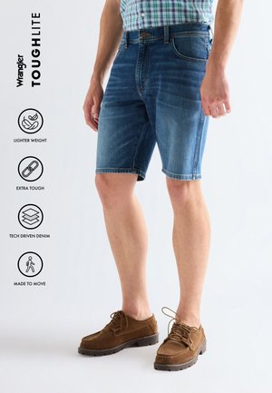 Wrangler TEXAS - Denim shorts - stormforge blue