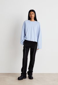 BOSS EFEM - Sweater - bright blue
