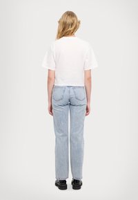 MAX&Co. BOXYCLAIM biały