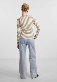 Pieces Langarmshirt - silver mink