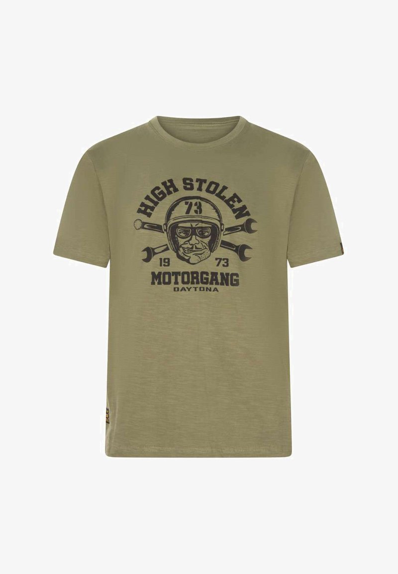 T-shirt vert olive à manches courtes avec un design graphique noir représentant un visage casqué, des clés à molette, et le texte "HIGH STOLEN MOTORGANG 1973."
