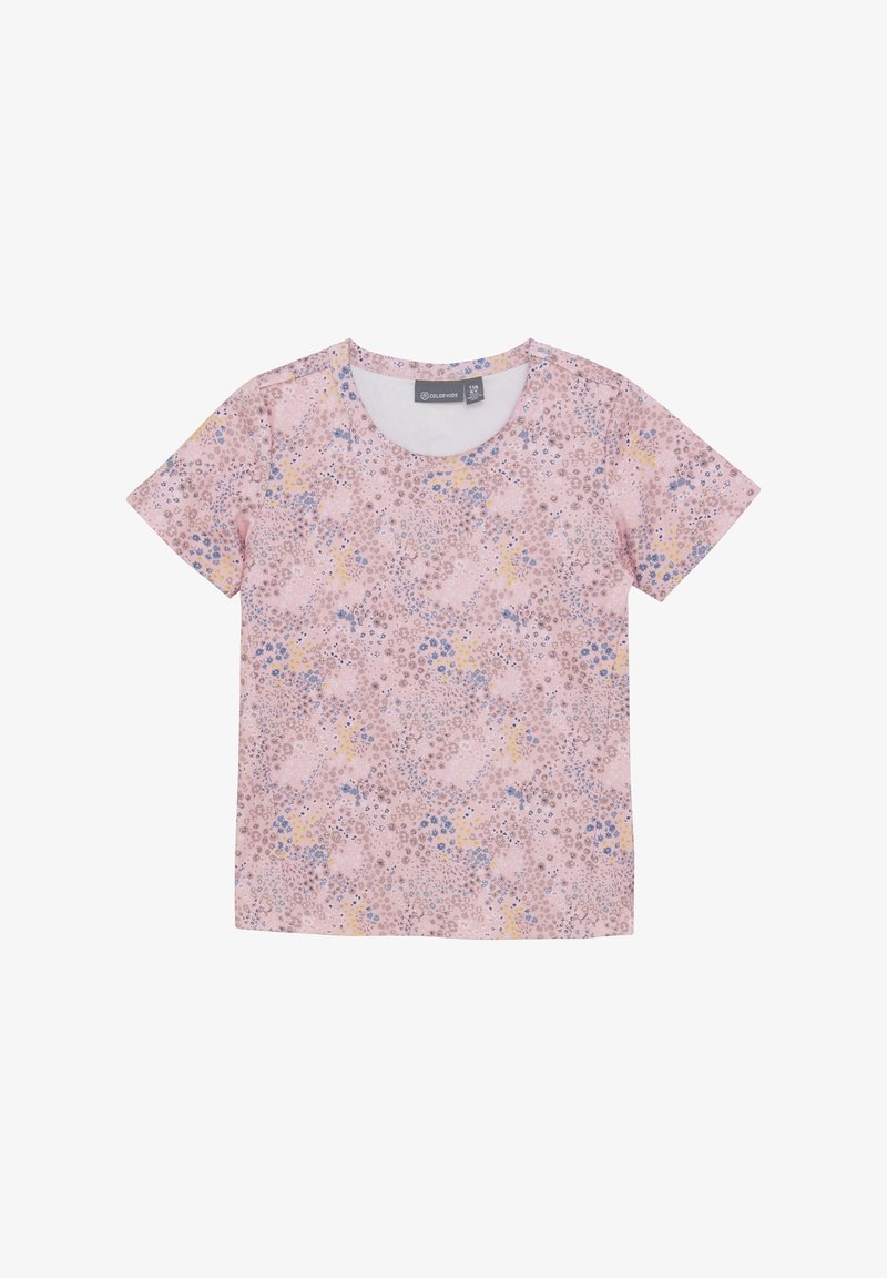 Korte mouwen roze t-shirt met een bloemenpatroon in blauw, geel en paars. Gemaakt van lichte stof, met een ronde hals.
