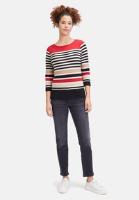 Betty Barclay MIT U-BOOT-AUSSCHNITT - Langarmshirt - rot schwarz