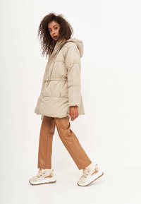 Cesare Gaspari Tenisky - beige