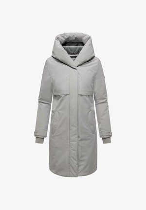 Cappotto lungo grigio chiaro con colletto alto, cappuccio, due tasche frontali e polsini a costine. Tessuto liscio con dettagli di cucitura minimi.