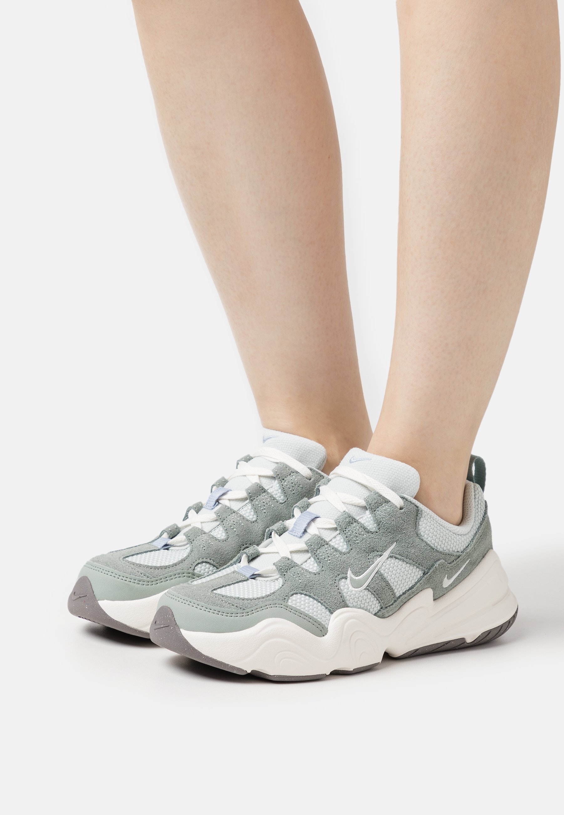 Nike sportswear trainers Clearance