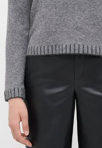 ONLY Tall ONLFINA O NECK - Pulover - medium grey melange/dark grey melange