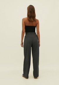 Stradivarius Broek - dark grey