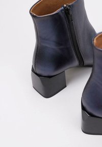 Sandra Fontán BARPA - Botines bajos - blue