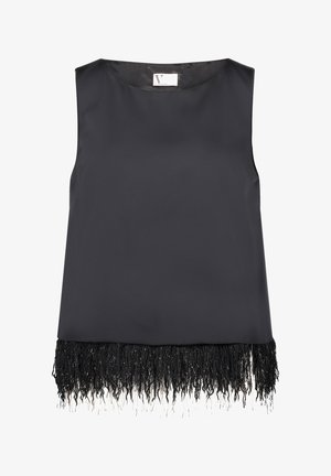 Schwarzes ärmelloses Oberteil aus glattem Stoff, mit einem Fransenabschluss und funkelnden Akzenten für zusätzliche Textur und Details.