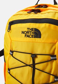 The North Face BOREALIS CLASSIC - Hátitáska - summit gold/black