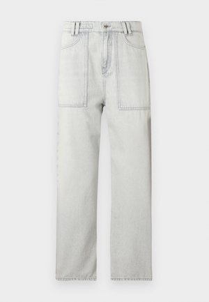 Hellgraue Jeans aus Denim mit hoher Taille und geradem Schnitt. Verfügt über zwei Vordertaschen und kontrastierende Nähte.