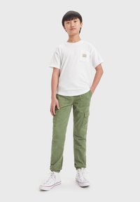 Levi's® - RELAXED DOBBY - Pantalones cargo - olivine Imagen en miniatura 1