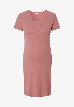 Roze geribbelde zwangerschapsjurk met korte mouwen, v-hals en een getailleerde top, die tot op de knie reikt met een gladde textuur.