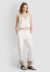 Pepe Jeans JAYDEN  - Pantaloni - mousse white