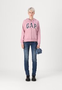GAP HERITAGE - Majica s kapuljačom - lilas pink