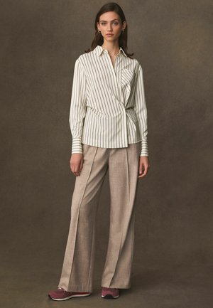 ASYMMETRIC PINSTRIPE- REGULAR FIT - Paitapusero - white black stripe