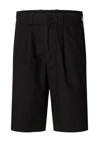 Pantalones cortos negros de algodón con parte delantera plana, cierre de botón y bolsillos laterales. Presentan un ajuste relajado y llegan hasta la mitad del muslo.