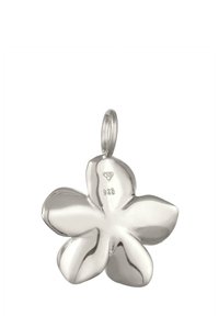 Pendentif en argent en forme de fleur à cinq pétales, surface lisse, estampille 925 au dos, et une boucle pour attache. Fini métallique brillant.