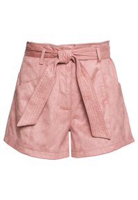 Růžové semišové šortky s páskem v pase, zdobené vyšitými detaily a dvěma předními kapsami. Hladká textura a přizpůsobený design.