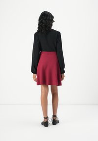YAS YASFONNY SKIRT - Jupe trapèze - tibetan red