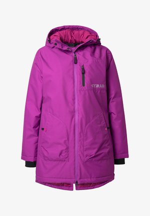 Lila isolierte Winterjacke mit Kapuze, durchgehendem Frontreißverschluss, zwei unteren Taschen mit Knöpfen und einer mit Reißverschluss versehenen Brusttasche mit Markenlogo.