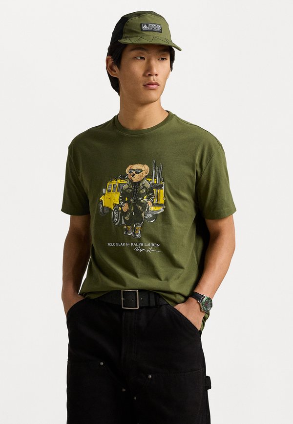 CLASSIC FIT POLO BEAR JERSEY T SHIRT - Print T-shirt - new olive defender bear