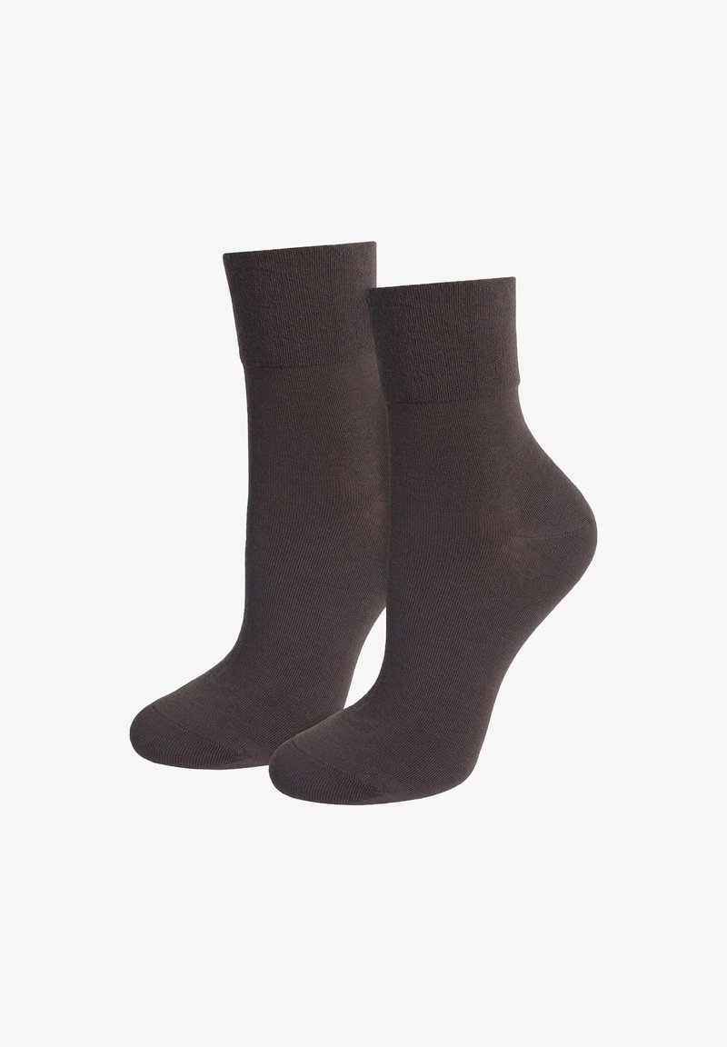 Brązowe bawełniane skarpetki ankle z żeberkowym mankietem i bezszwowym palcem, z gładką teksturą i dopasowanym krojem.