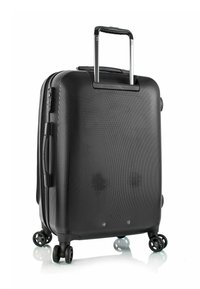 Schwarzer Hartschalenkoffer mit strukturierten Oberflächen, ausziehbarem Griff und vier Rollen. Verfügt über einen Reißverschluss und einen Seitengriff für einfachen Transport.