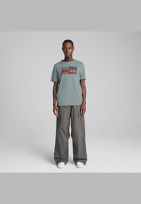 Puma GRAPHICS BOX  - Camiseta estampada - green moon
