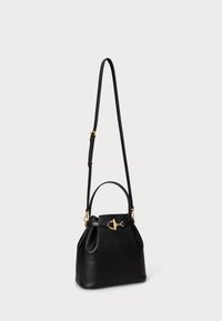 Juodas odinis rankinukas su struktūrizuota forma, turintis trumpą viršutinę rankeną, nuimamą ilgą diržą ir auksinius apdailos elementus.