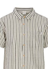 Camisa de cuello corto y botones de manga corta en un patrón a rayas crema y negro. Presenta un cuello clásico y un bolsillo en el pecho con etiqueta de marca.