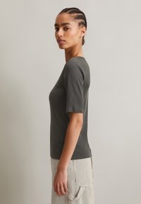 Marc O'Polo DENIM T-shirt basic - charcoal